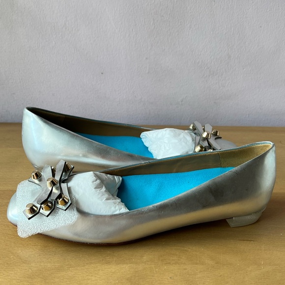 TORY BURCH “AURORA” SILVER METALLIC CLEAR LUCITE HEEL SHOES BRAND NEW IN BOX - Picture 15 of 16